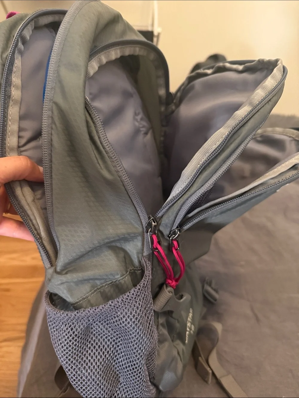 CamelBak Daystar 18 Gray Backpack with Pink Accents